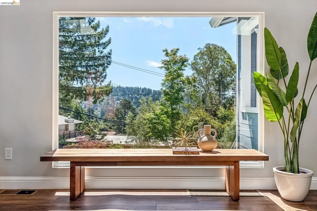 6935 Chambers Drive Oakland CA 94611