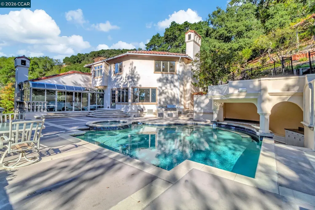 74 Yarrow Valley Lane Orinda CA 94563