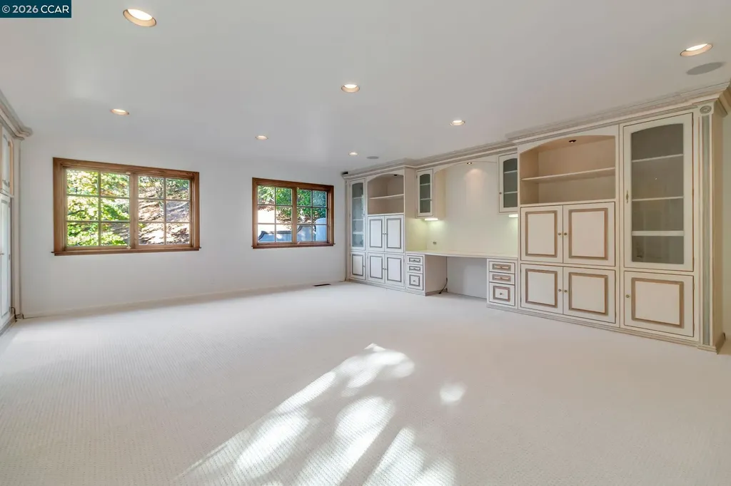 74 Yarrow Valley Lane Orinda CA 94563