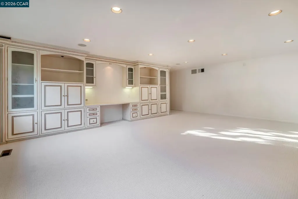 74 Yarrow Valley Lane Orinda CA 94563