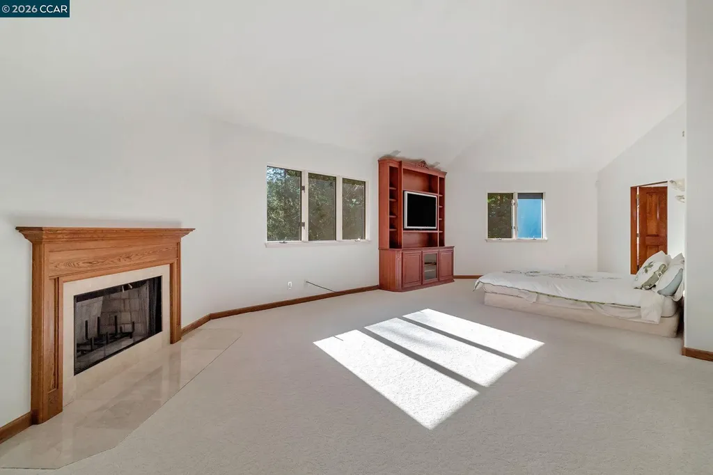 74 Yarrow Valley Lane Orinda CA 94563
