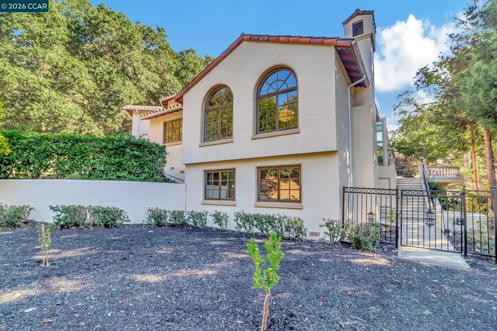 74 Yarrow Valley Lane Orinda CA 94563