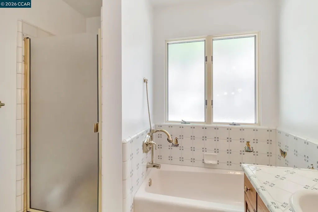 74 Yarrow Valley Lane Orinda CA 94563