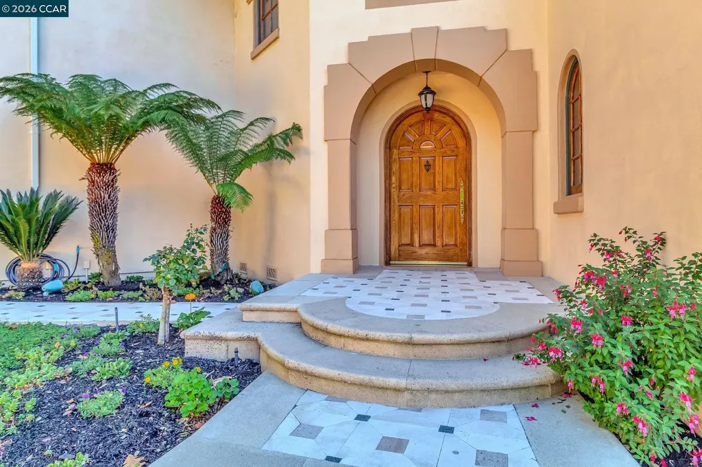 74 Yarrow Valley Lane Orinda CA 94563