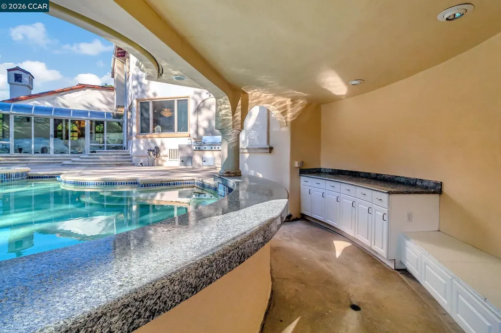 74 Yarrow Valley Lane Orinda CA 94563