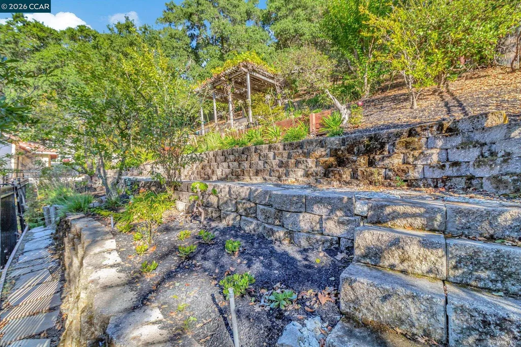 74 Yarrow Valley Lane Orinda CA 94563