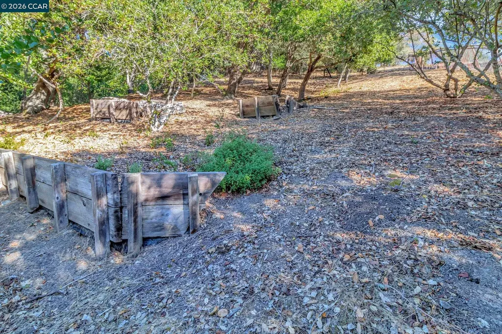 74 Yarrow Valley Lane Orinda CA 94563