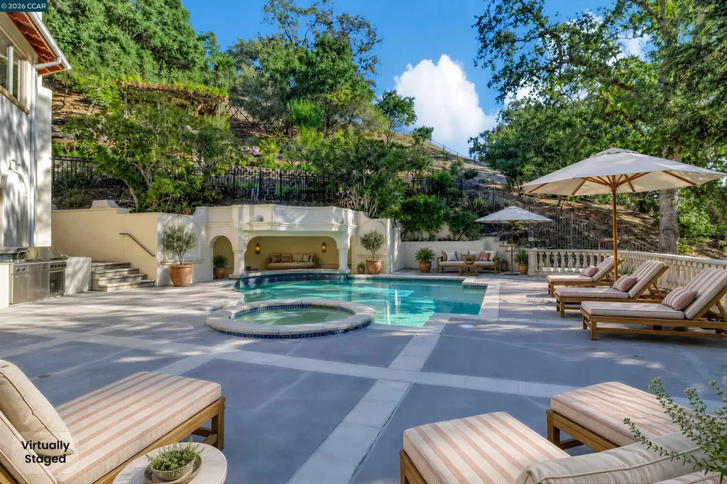 74 Yarrow Valley Lane Orinda CA 94563
