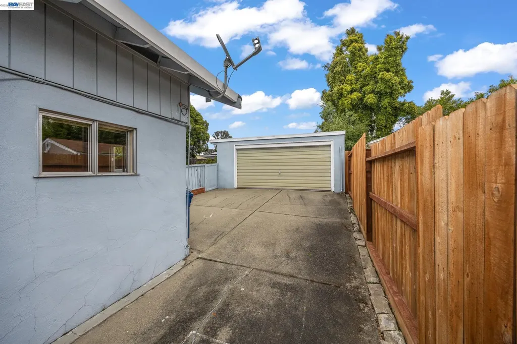 20048 Sapphire Street Castro Valley CA 94546