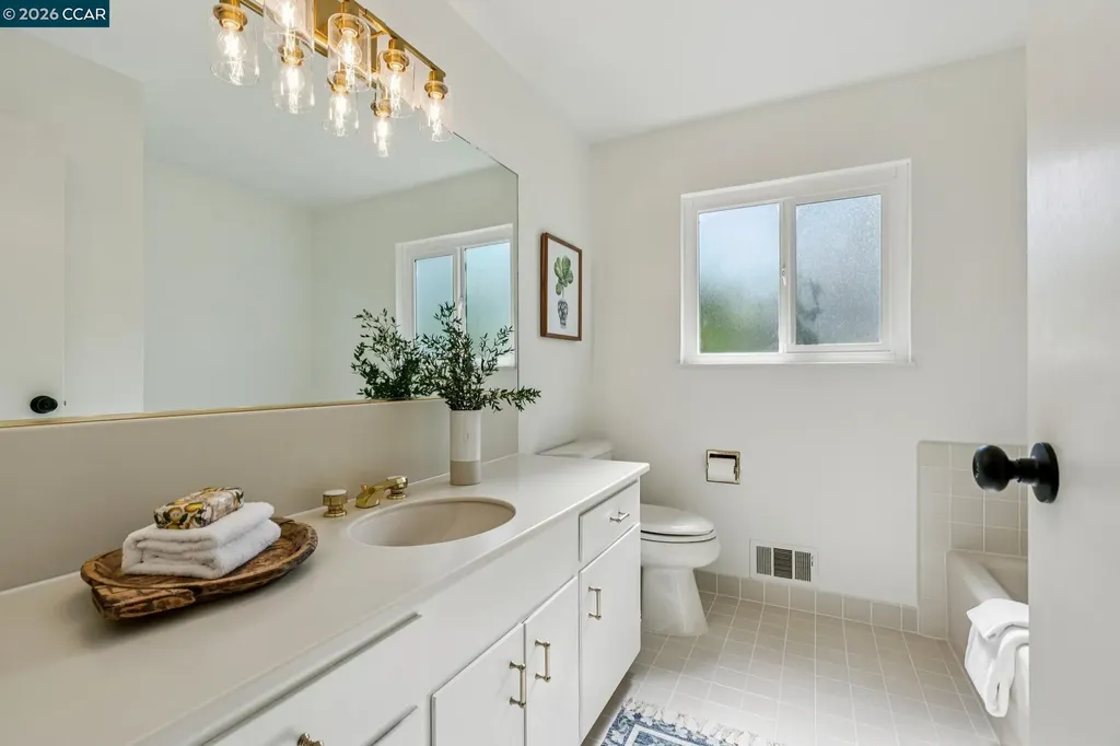 152 Tharp Drive Moraga CA 94556