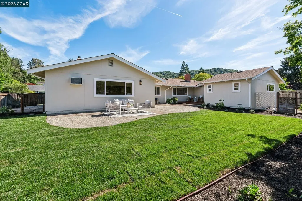 152 Tharp Drive Moraga CA 94556