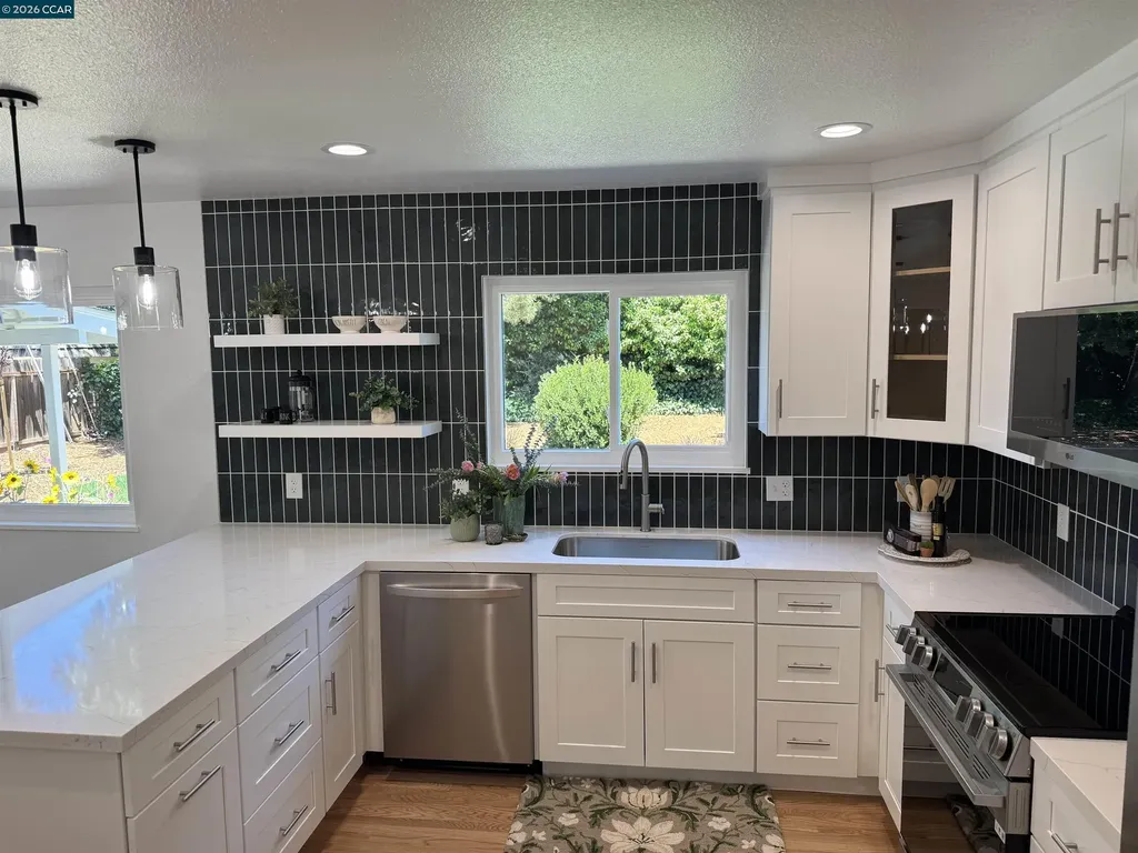 1341 Edinburgh Concord CA 94518