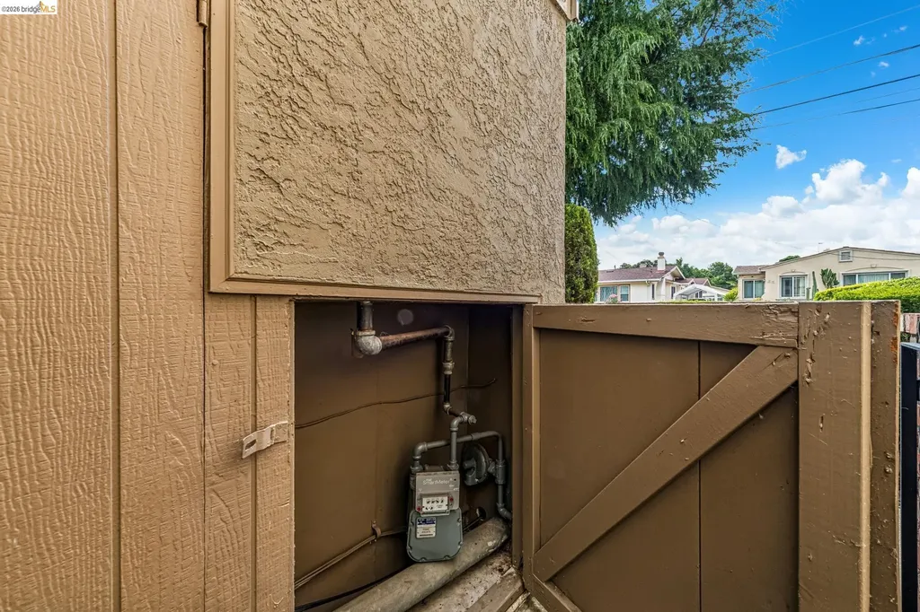 68 Oakes Boulevard San Leandro CA 94577
