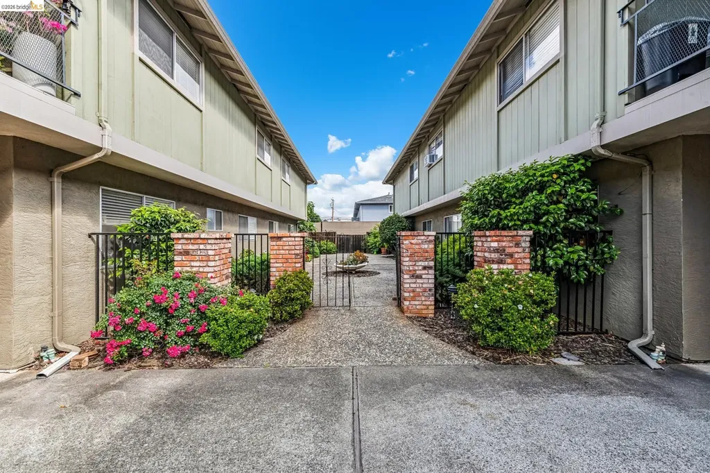 68 Oakes Boulevard San Leandro CA 94577