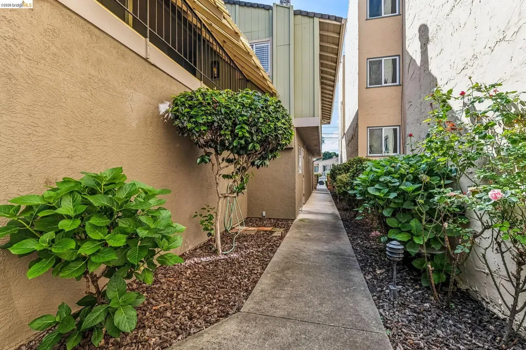 68 Oakes Boulevard San Leandro CA 94577