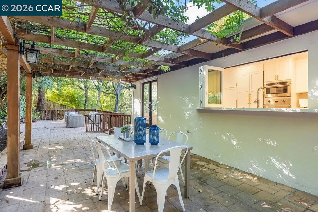 32 Las Vegas Road Orinda CA 94563