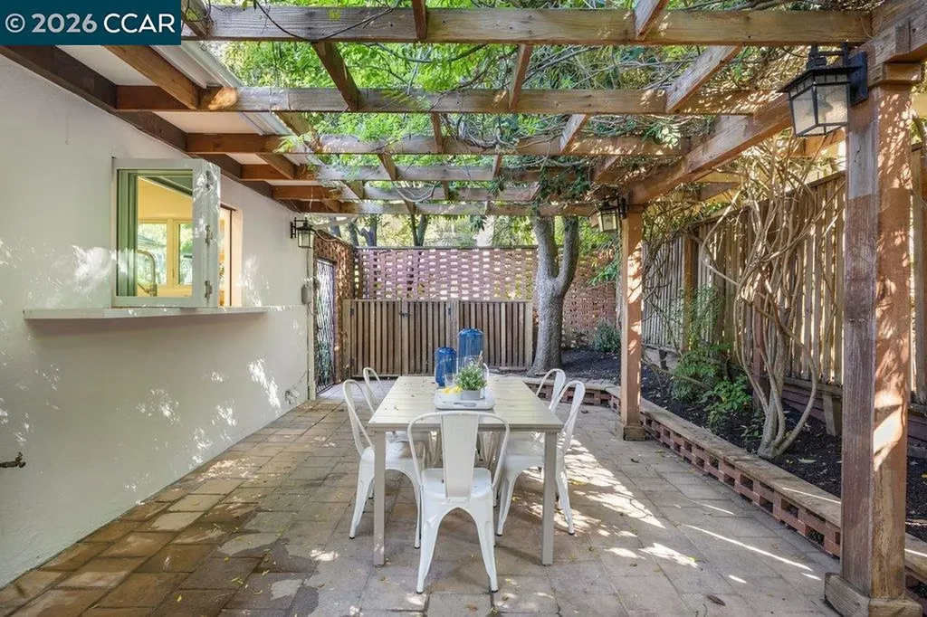 32 Las Vegas Road Orinda CA 94563