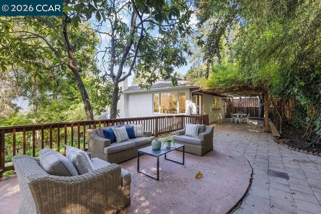 32 Las Vegas Road Orinda CA 94563
