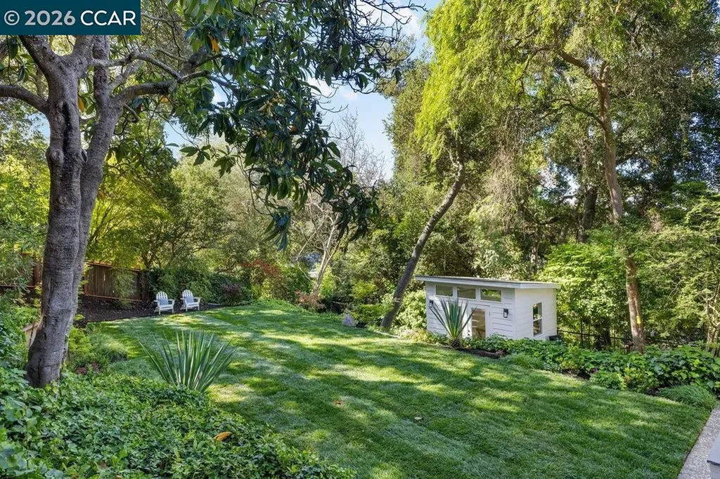 32 Las Vegas Road Orinda CA 94563