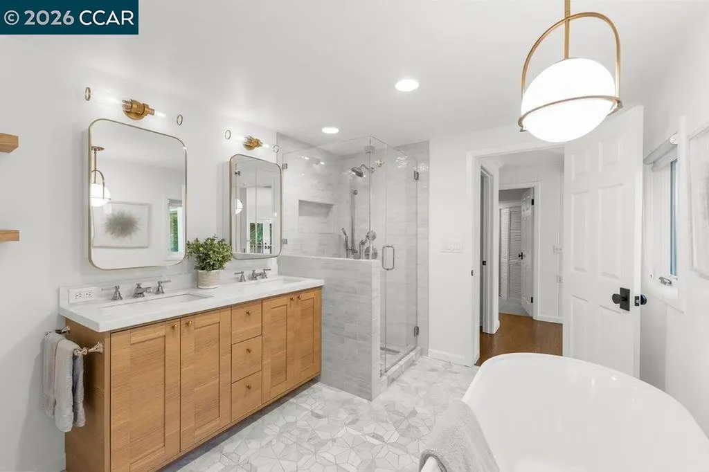 32 Las Vegas Road Orinda CA 94563