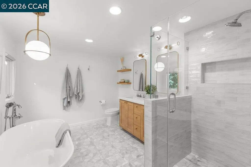 32 Las Vegas Road Orinda CA 94563