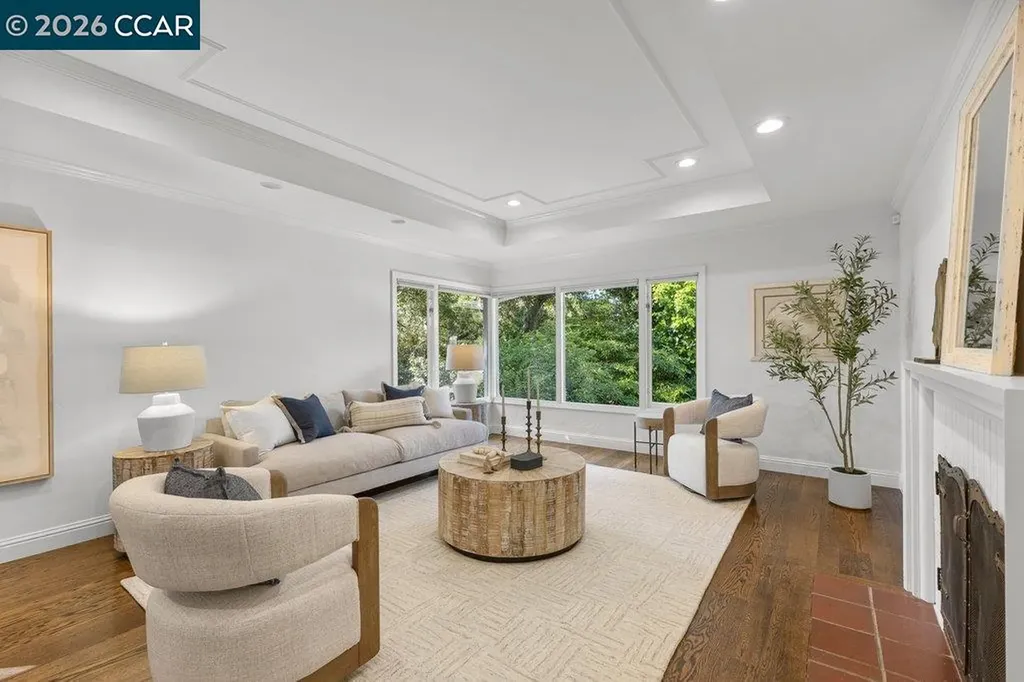 32 Las Vegas Road Orinda CA 94563