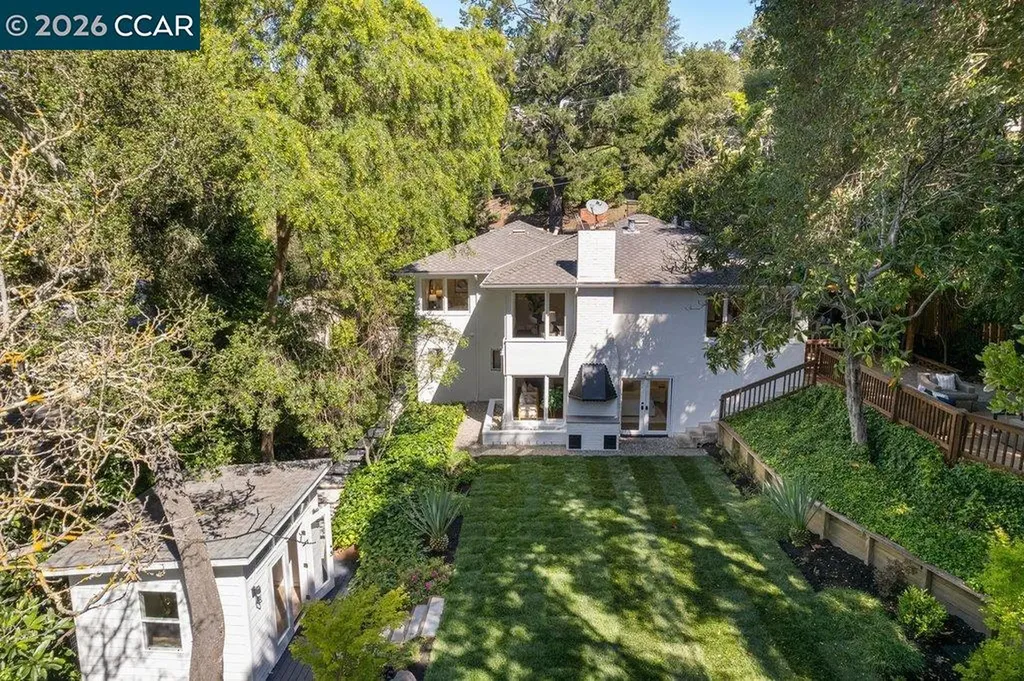 32 Las Vegas Road Orinda CA 94563