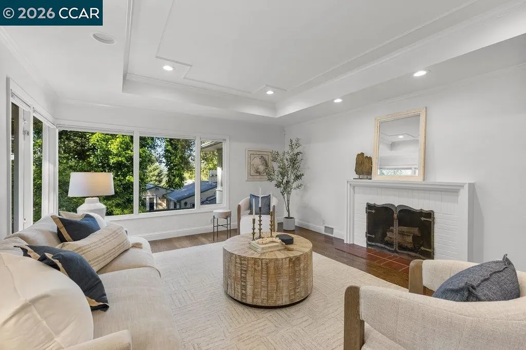 32 Las Vegas Road Orinda CA 94563