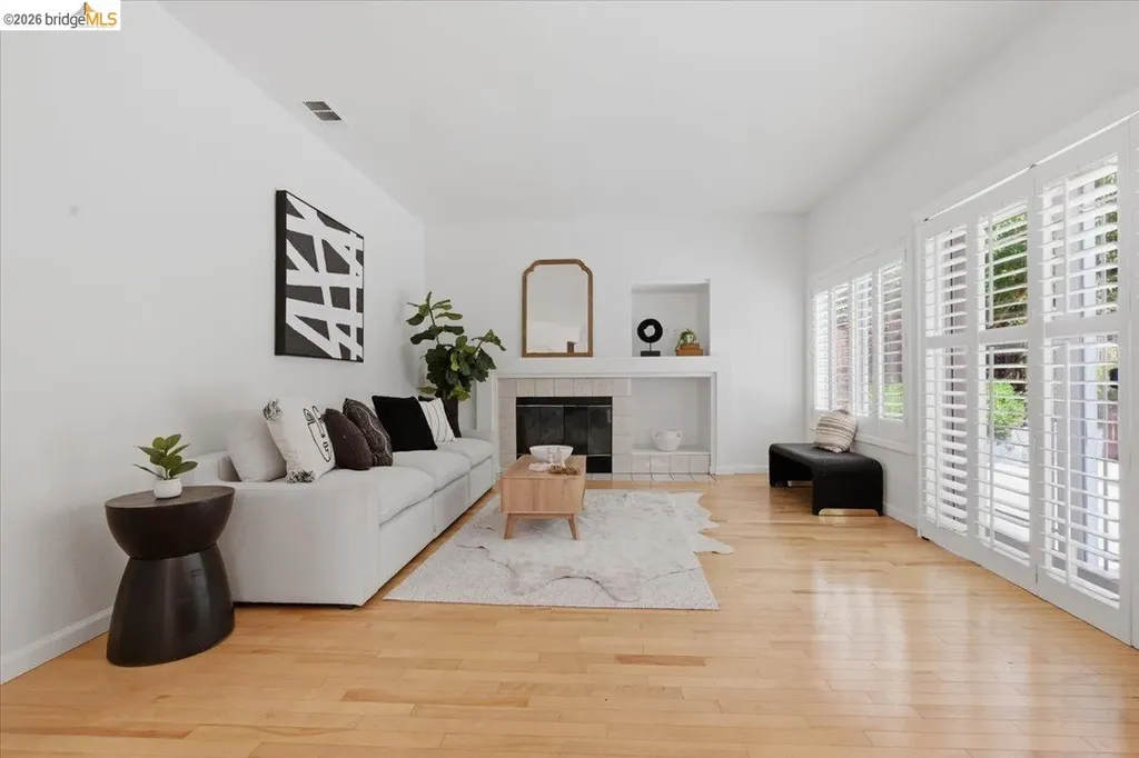 166 Catalina Drive Hercules CA 94547