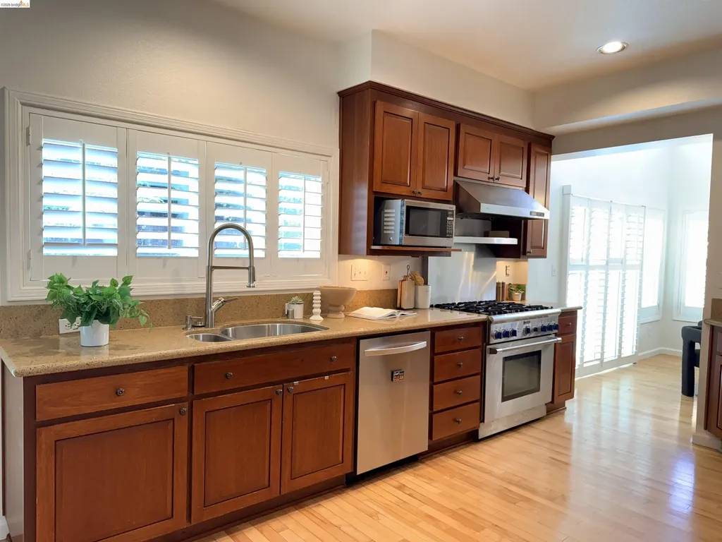 166 Catalina Drive Hercules CA 94547