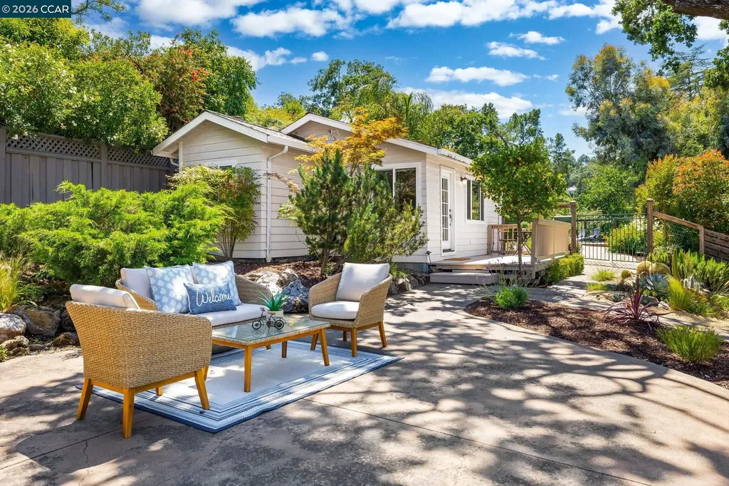 425 Lakewood Circle Walnut Creek CA 94598