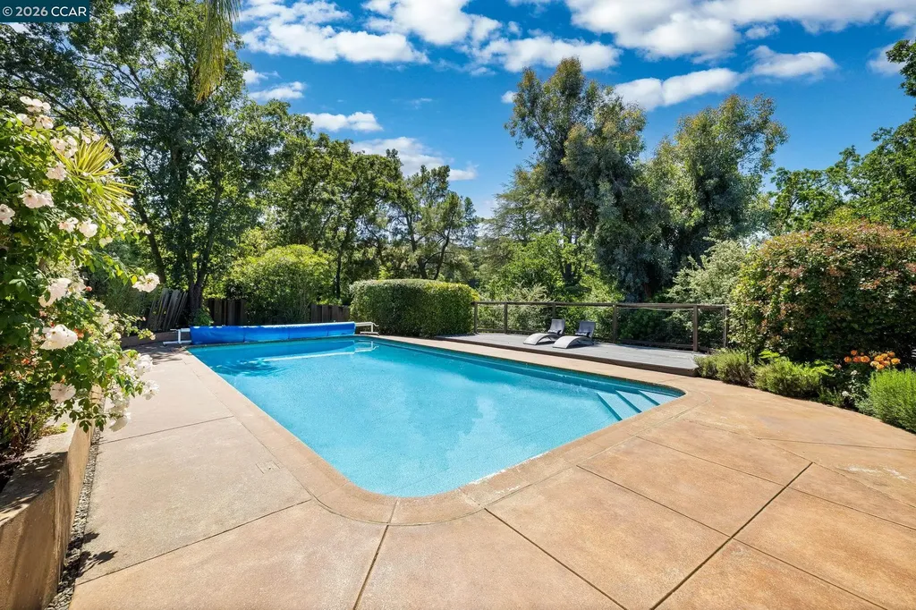 425 Lakewood Circle Walnut Creek CA 94598