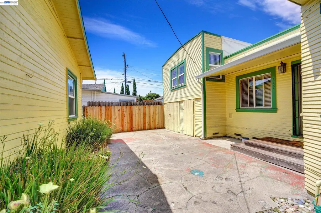 2007 57th Avenue Oakland CA 94621
