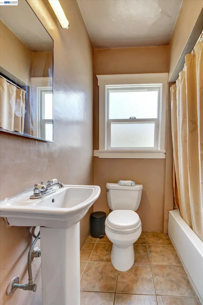 2007 57th Avenue Oakland CA 94621