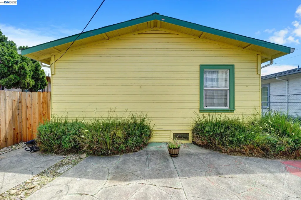 2007 57th Avenue Oakland CA 94621