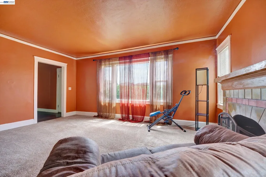 2007 57th Avenue Oakland CA 94621