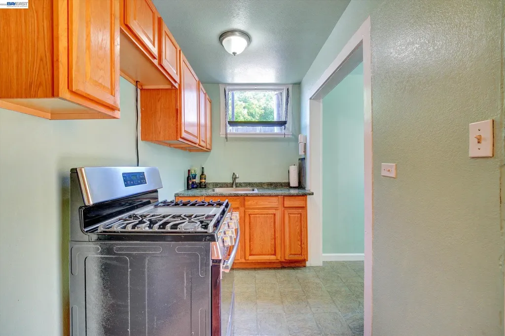 2007 57th Avenue Oakland CA 94621