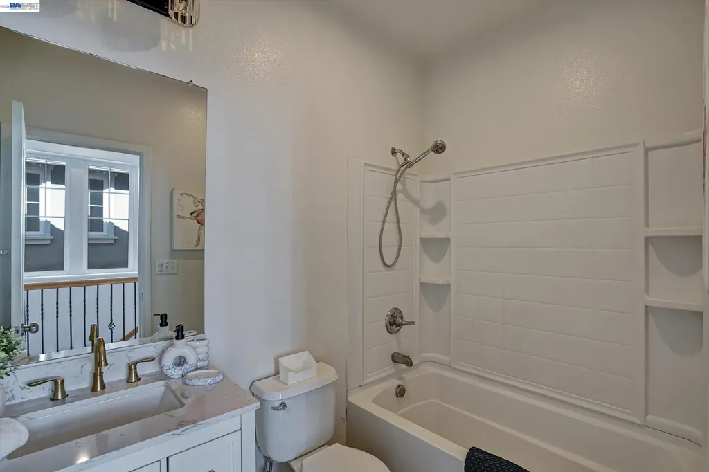 530 Cottage Park Drive Hayward CA 94544