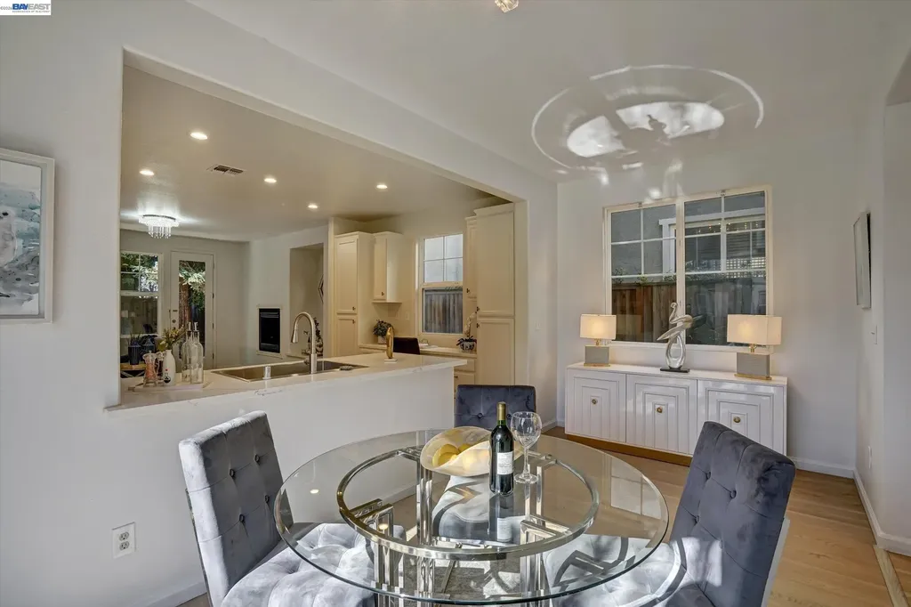 530 Cottage Park Drive Hayward CA 94544