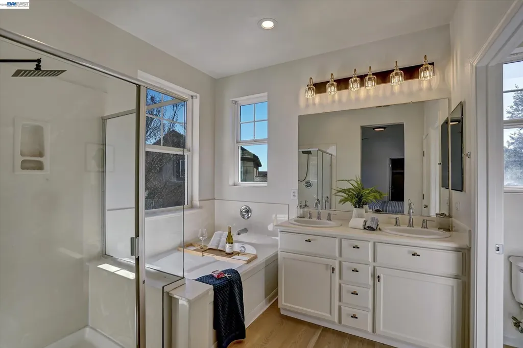 530 Cottage Park Drive Hayward CA 94544