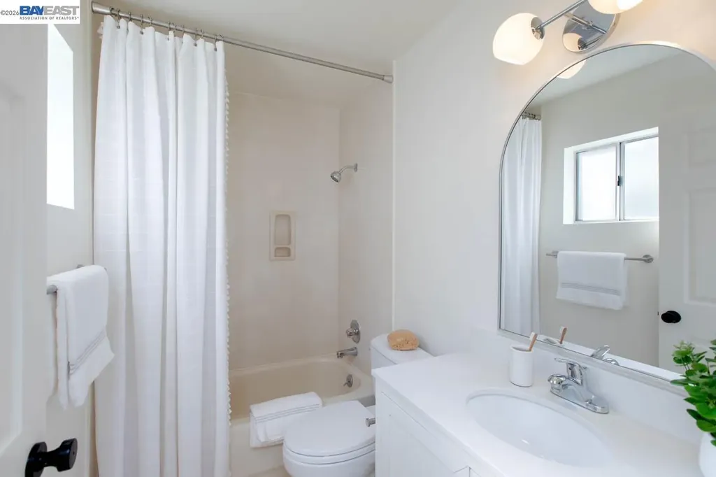 1628 Minturn Street Alameda CA 94501