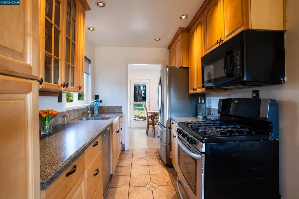 141 Carol Lane Oakley CA 94561