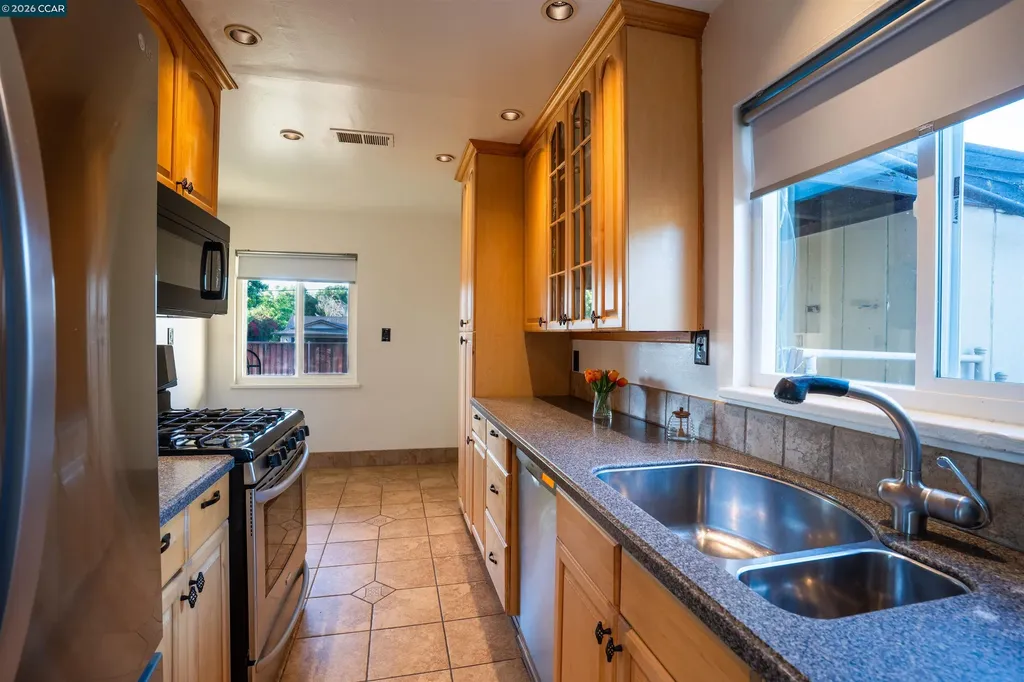 141 Carol Lane Oakley CA 94561