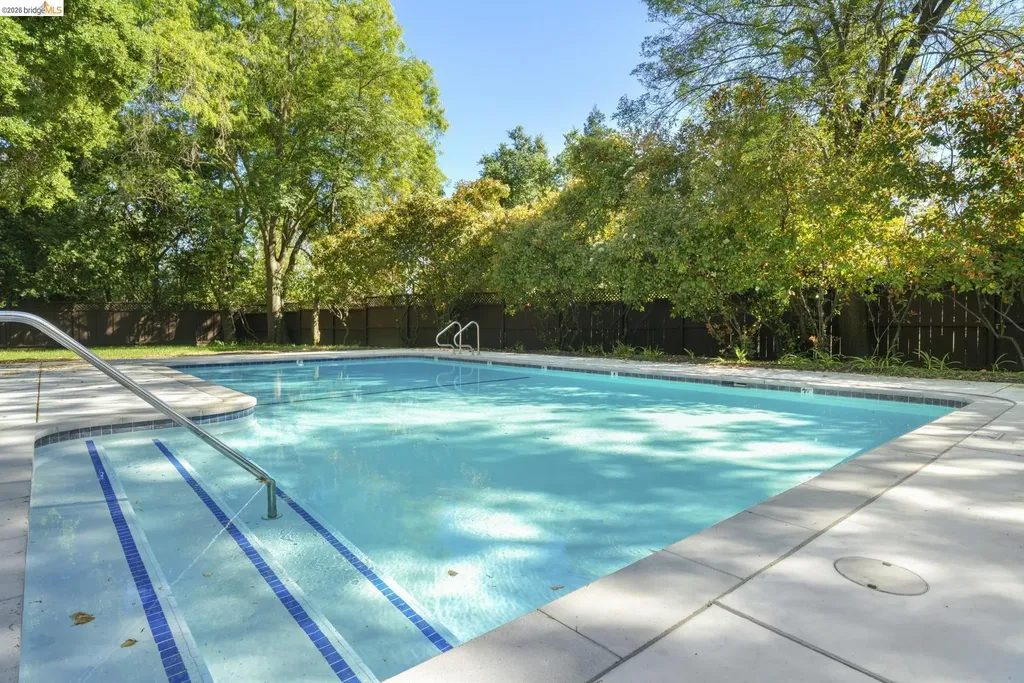 8 Pomfret Walk Pleasant Hill CA 94523
