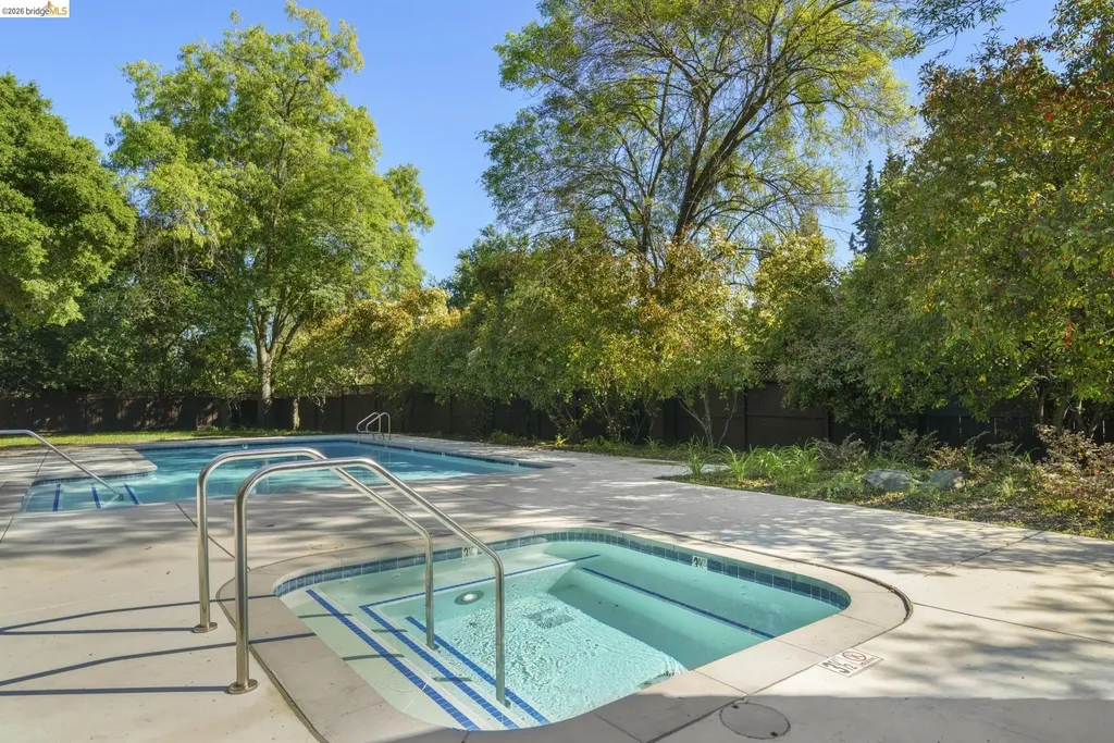 8 Pomfret Walk Pleasant Hill CA 94523