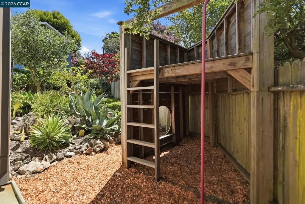 899 Arlington Avenue Berkeley CA 94707