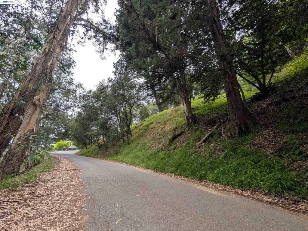 00 Girvin Drive Oakland CA 94603