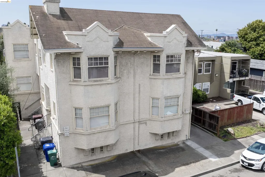 701 43rd Street Oakland CA 94609