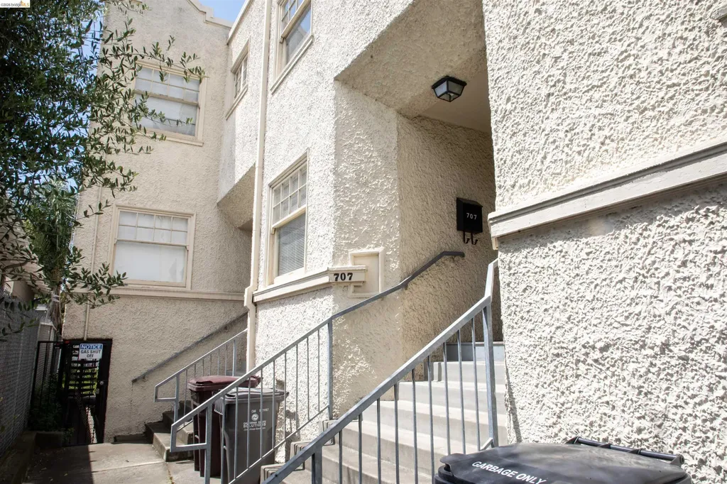 701 43rd Street Oakland CA 94609