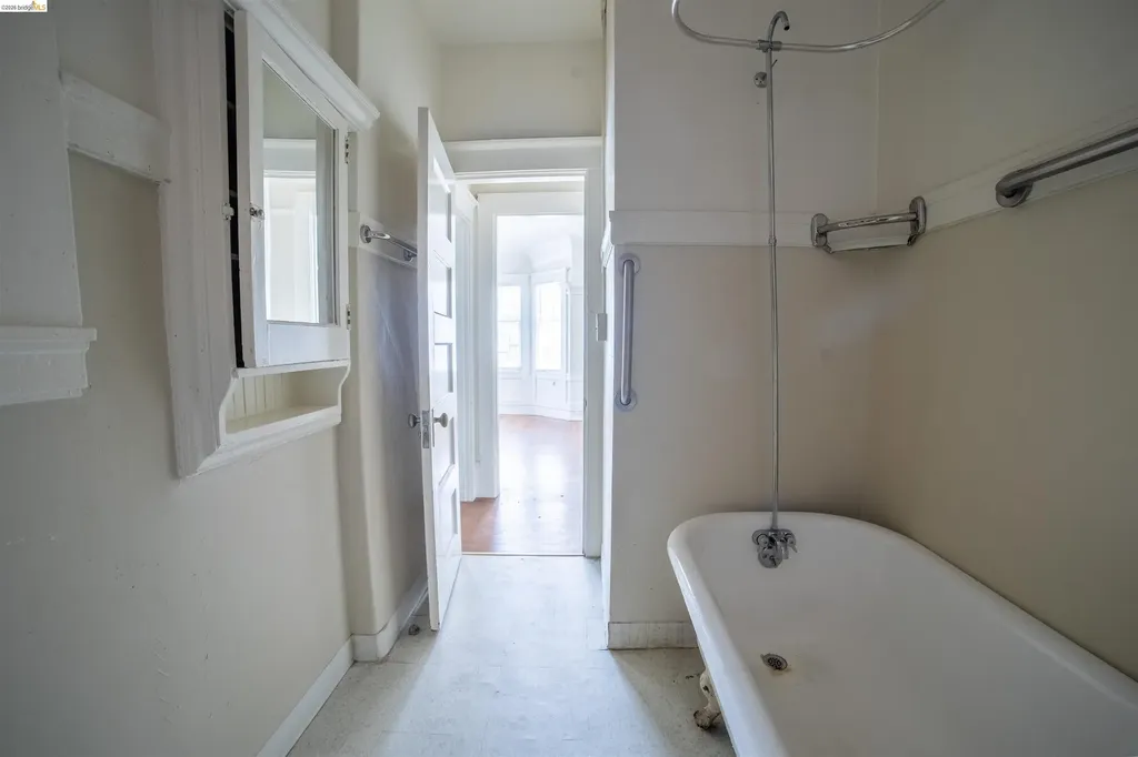 701 43rd Street Oakland CA 94609